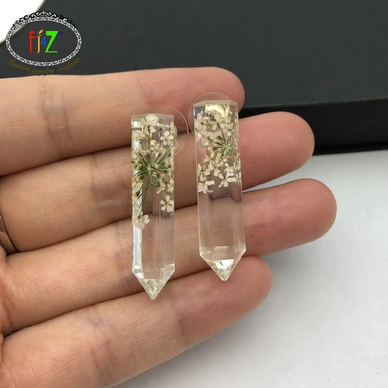 F.J4Z Designer Earrings for Women Gorgeous Dry Flower Inside Acrylic Earrings Spikes Ear Studs Wholesale
F.J4Z Designer Earrings for Women Gorgeous Dry Flower Inside Acrylic Earrings Spikes Ear Studs Wholesale