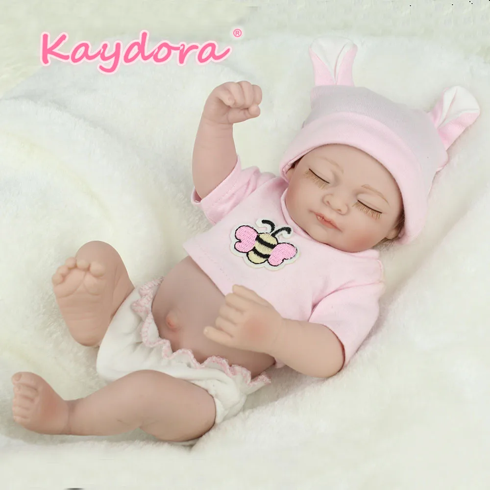 Kaydora 10 inch 25cm Adorable lol Mini Reborn Bebe Dolls Handmade Hot sale reborn baby doll Girl Style baby doll Christmas gift
Kaydora 10 inch 25cm Adorable lol Mini Reborn Bebe Dolls Handmade Hot sale reborn baby doll Girl Style baby doll Christmas gift