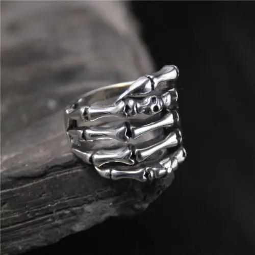 New Gothic Antique 925 Sterling Silver Skeleton Fingers Skull Bone Biker Wrap Ring
New Gothic Antique 925 Sterling Silver Skeleton Fingers Skull Bone Biker Wrap Ring