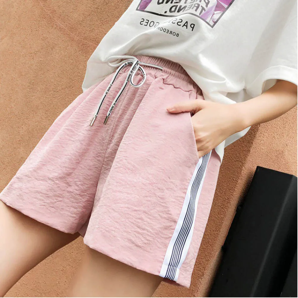 Best selling super fire casual sports women's shorts Korean version of loose sports shorts wild slim high waist
Best selling super fire casual sports women's shorts Korean version of loose sports shorts wild slim high waist