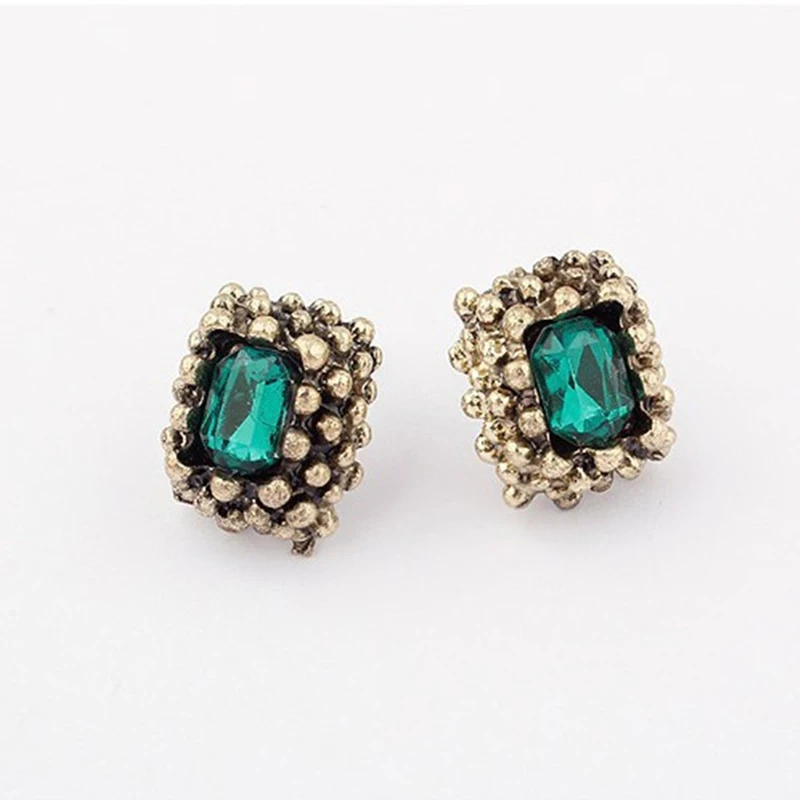JOYESWING Trendy Fashion Stud Earrings for Women Crystal Charms Geometric Short Earrings Gift Wedding Jewelry Accessories New
JOYESWING Trendy Fashion Stud Earrings for Women Crystal Charms Geometric Short Earrings Gift Wedding Jewelry Accessories New