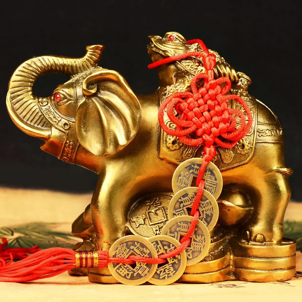 

A lucky niancian like copper toad toad elephant feng shui ornaments the riches, honour and splendor to send money