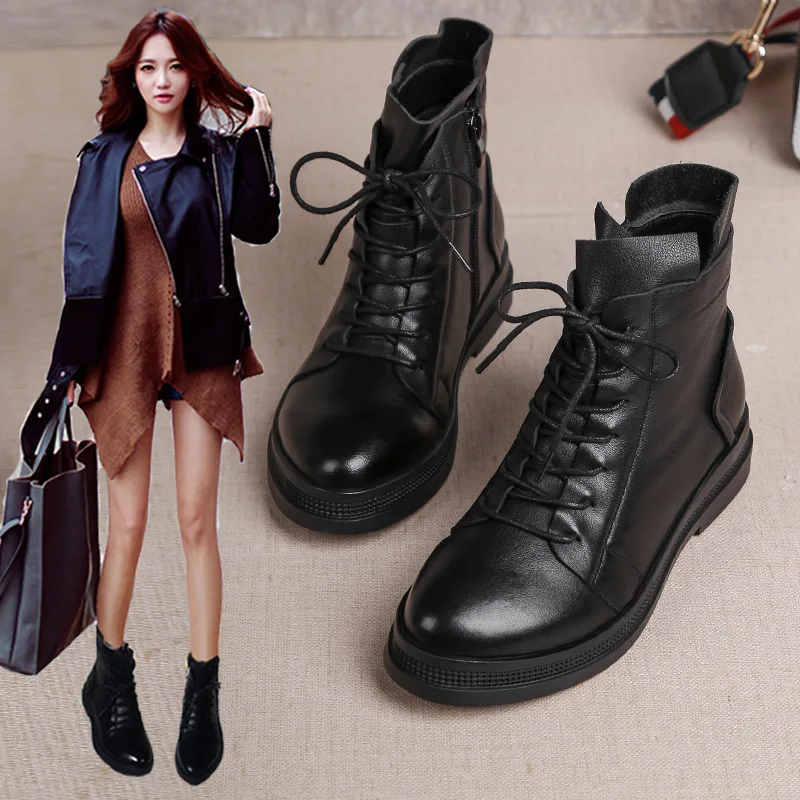 New 2018 autumn and winter leather Martin boots women's casual trend round head boots soft bottom fashion boots.
New 2018 autumn and winter leather Martin boots women's casual trend round head boots soft bottom fashion boots.