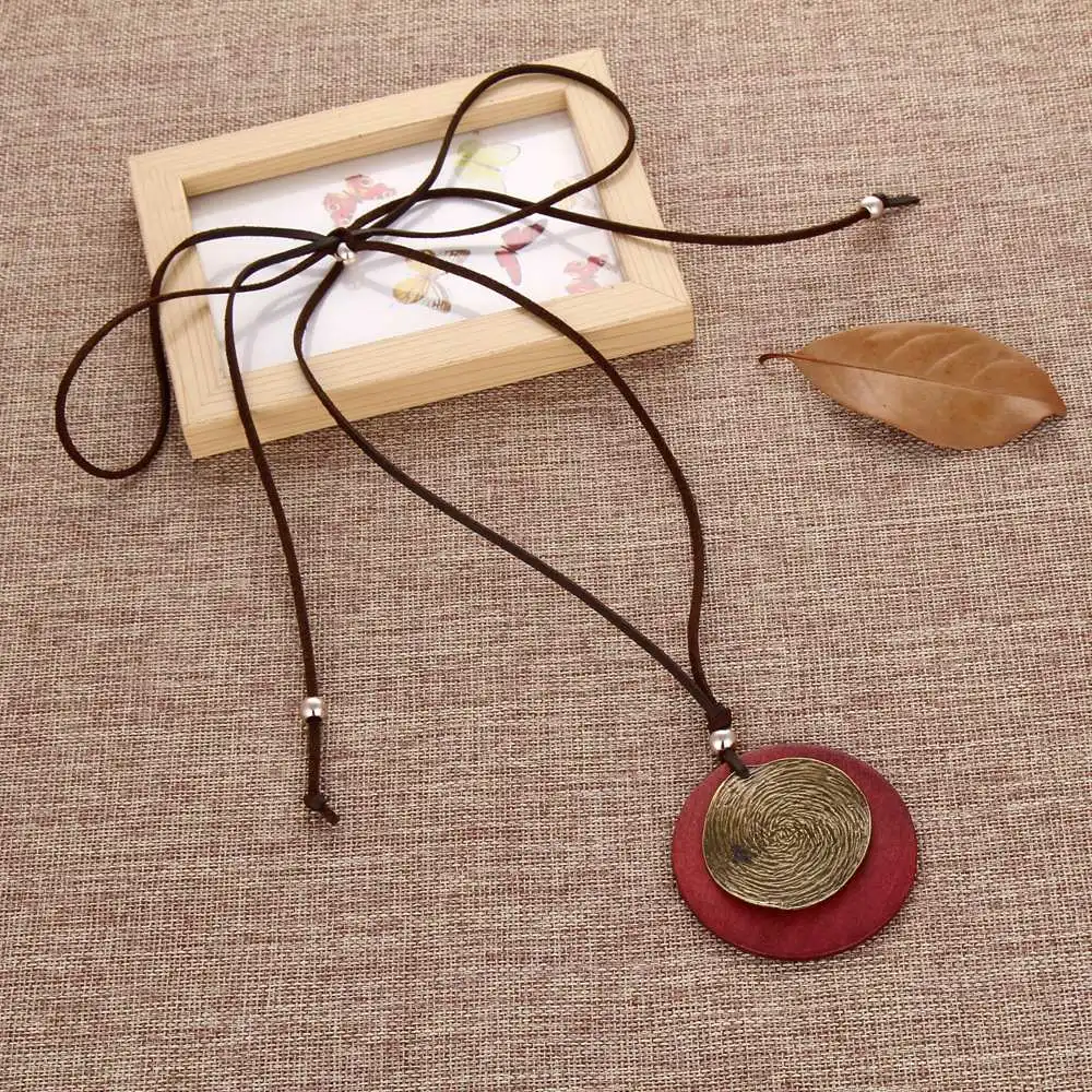 Vintage Double Circle Long Necklace Fashion Bohemia Jewelry Adjustable Brown Leather Rope wooden Necklaces Women Sweater Chains
Vintage Double Circle Long Necklace Fashion Bohemia Jewelry Adjustable Brown Leather Rope wooden Necklaces Women Sweater Chains