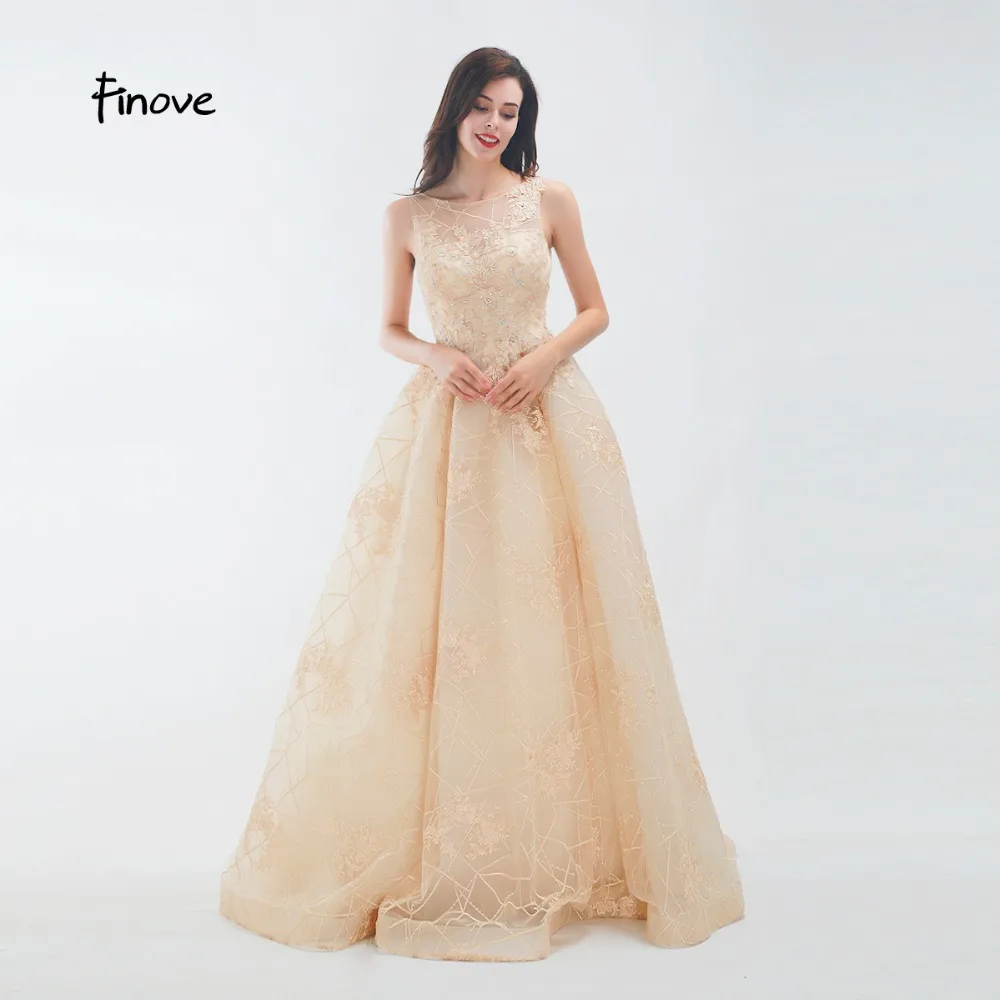 Finove Prom Dress 2019 Elegant O Neck Ruched Backless Champgne Appliques Embroidery Formal Party Woman Dress vestido de fiesta
Finove Prom Dress 2019 Elegant O Neck Ruched Backless Champgne Appliques Embroidery Formal Party Woman Dress vestido de fiesta