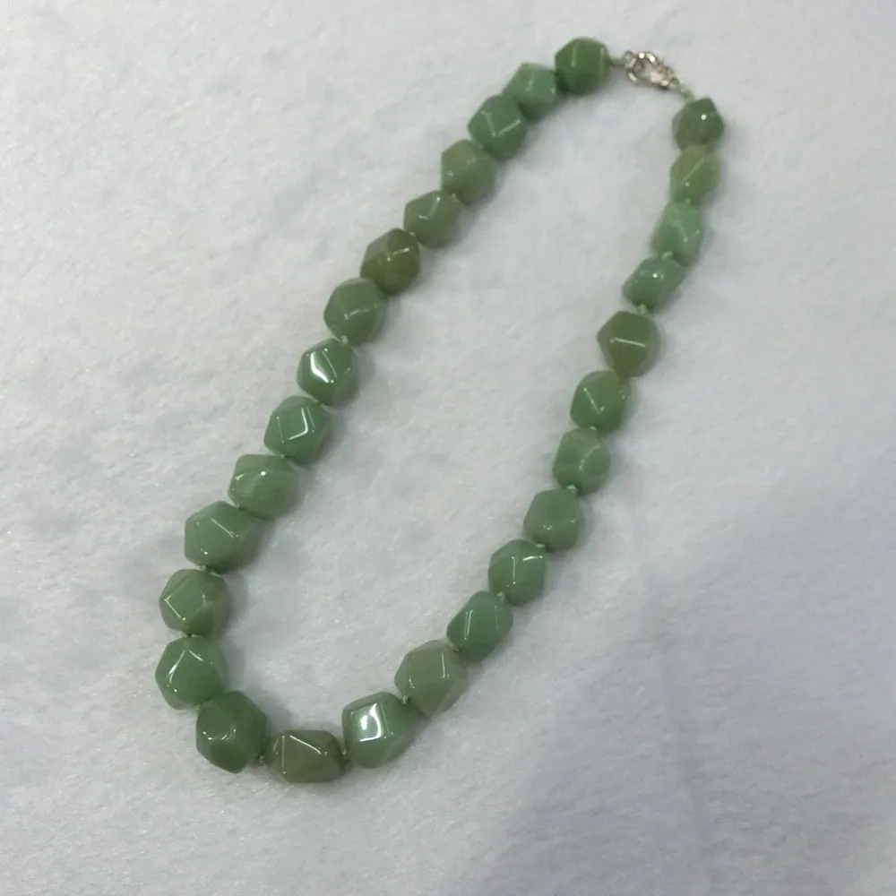 3pcs/lot Natural Quartz Stone Green Aventurine Opal Colorful Choker Necklace Irregular String Energy Beaded Necklace Collar Free
3pcs/lot Natural Quartz Stone Green Aventurine Opal Colorful Choker Necklace Irregular String Energy Beaded Necklace Collar Free
