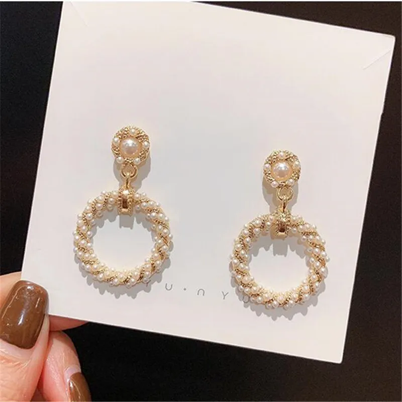 Women Elegant White Pearls Round Earrings Girl Birthday Party Big Pearl Circle Round Earrings Wedding Engagement Jewelry
Women Elegant White Pearls Round Earrings Girl Birthday Party Big Pearl Circle Round Earrings Wedding Engagement Jewelry
