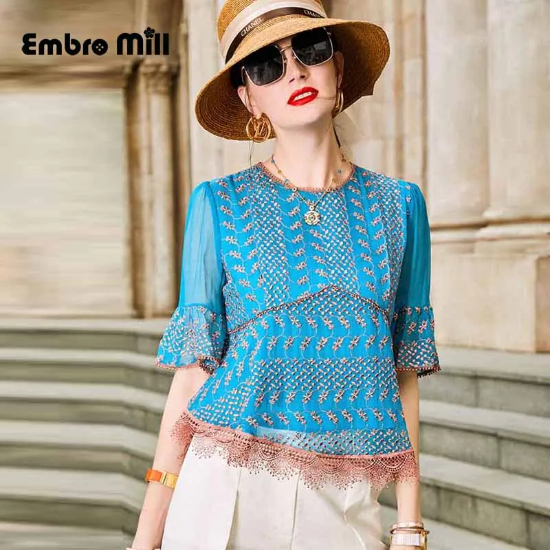 The New summer Street style embroidery flower Shirt blue O-neck Petal sleeve lady elegant Wild fashion Shirt coat S-XL
The New summer Street style embroidery flower Shirt blue O-neck Petal sleeve lady elegant Wild fashion Shirt coat S-XL