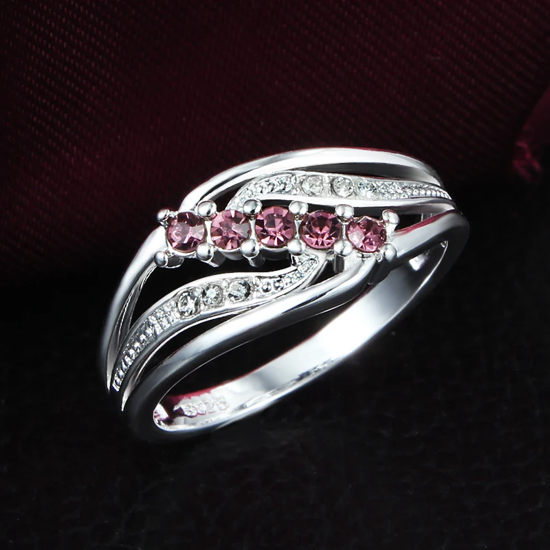 Red Zircon Ladies Ring Ladies Exquisite Jewelry Cubic Zirconia Ring Classic Personality Hot Sale Party holiday girl gift
Red Zircon Ladies Ring Ladies Exquisite Jewelry Cubic Zirconia Ring Classic Personality Hot Sale Party holiday girl gift