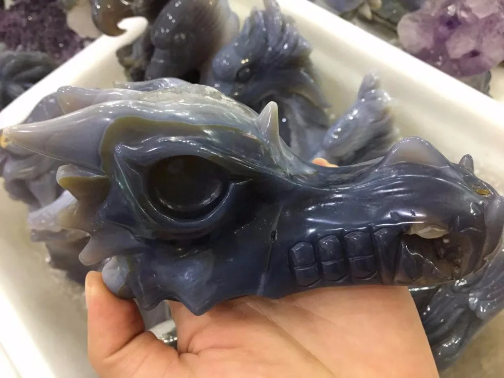 Big size Natural Geode Agate Carved Crystal Dragon Head Skull Figurine Healing Crystal Skull Statue Art Home Decor
Big size Natural Geode Agate Carved Crystal Dragon Head Skull Figurine Healing Crystal Skull Statue Art Home Decor