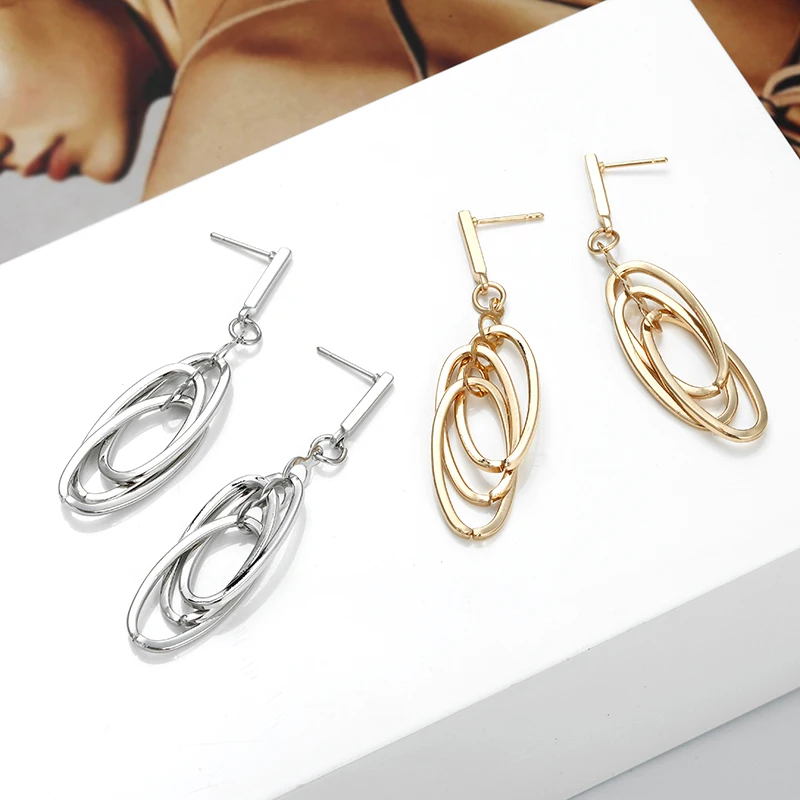 Women's Earrings 2019 Geometric Three-Dimensional Ring Fashion Fresh Strip Pendant Earrings Couple Gift Jewelry Wholesale
Women's Earrings 2019 Geometric Three-Dimensional Ring Fashion Fresh Strip Pendant Earrings Couple Gift Jewelry Wholesale