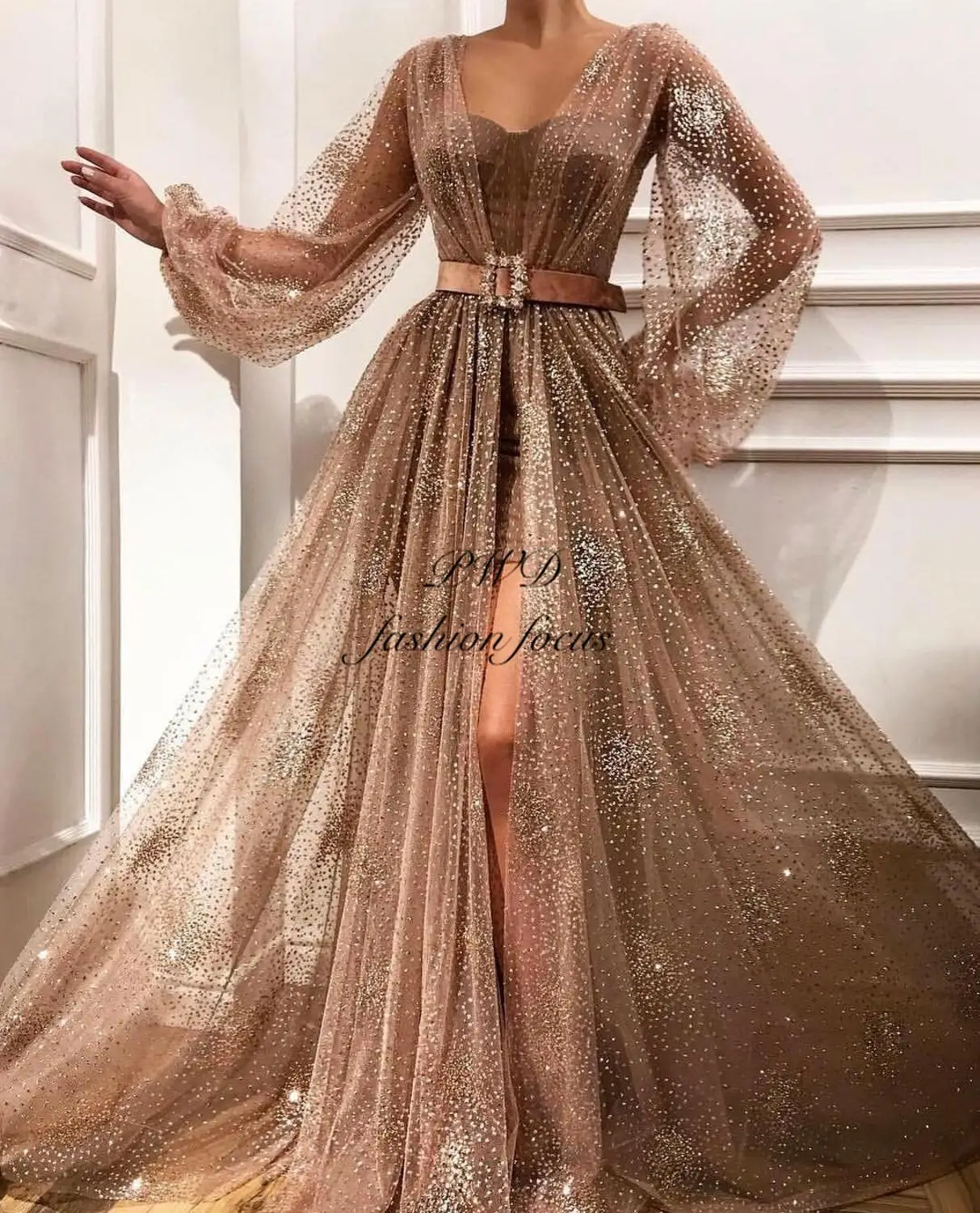 1 yard indian sari party fabric sliver glitter fabric with crystal mesh lace fabric for bridal couture lace wedding dress fabric
1 yard indian sari party fabric sliver glitter fabric with crystal mesh lace fabric for bridal couture lace wedding dress fabric