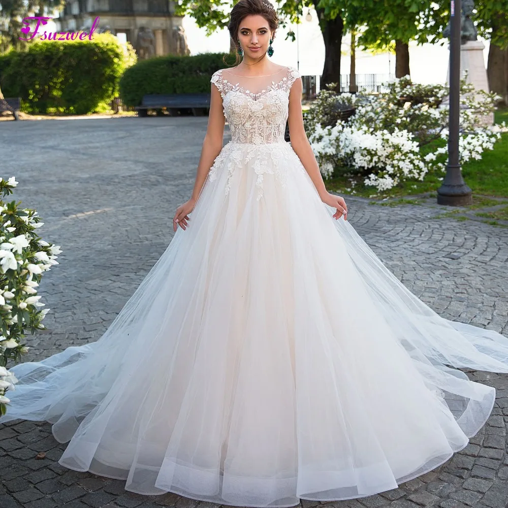 Fsuzwel New Arrival Cap Sleeve Appliques A-Line Wedding Dresses 2019 Sexy Scoop Neck Button Princess Bride Gown Vestido de Noiva
Fsuzwel New Arrival Cap Sleeve Appliques A-Line Wedding Dresses 2019 Sexy Scoop Neck Button Princess Bride Gown Vestido de Noiva