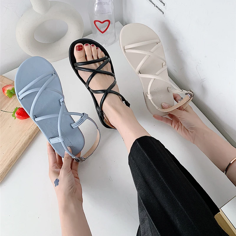 Black Woman Casual Flat Sandals 2019 New Summer Woman Beach Toe Sandals for Women Simple and Leisure Flat Cross Strap Sandals 
Black Woman Casual Flat Sandals 2019 New Summer Woman Beach Toe Sandals for Women Simple and Leisure Flat Cross Strap Sandals
