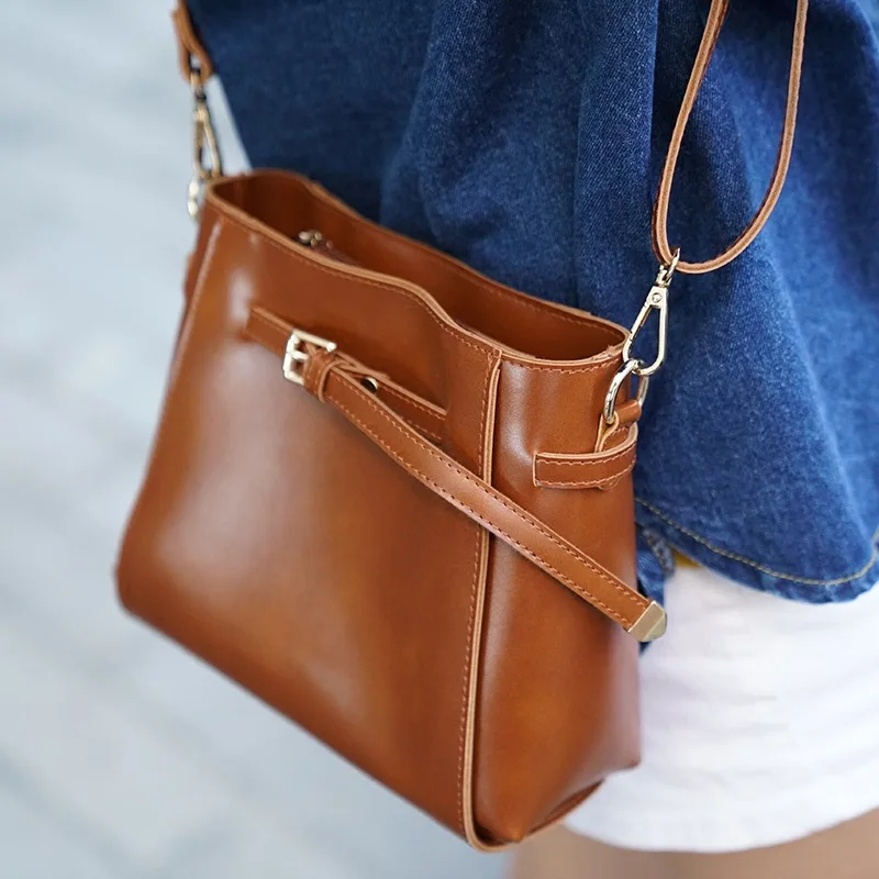 BARHEE Women Leather Handbag Women Bucket Messenger Bag Vintage Shoulder Bag for Ladies Satchel Small bolsa feminina sac a main
BARHEE Women Leather Handbag Women Bucket Messenger Bag Vintage Shoulder Bag for Ladies Satchel Small bolsa feminina sac a main