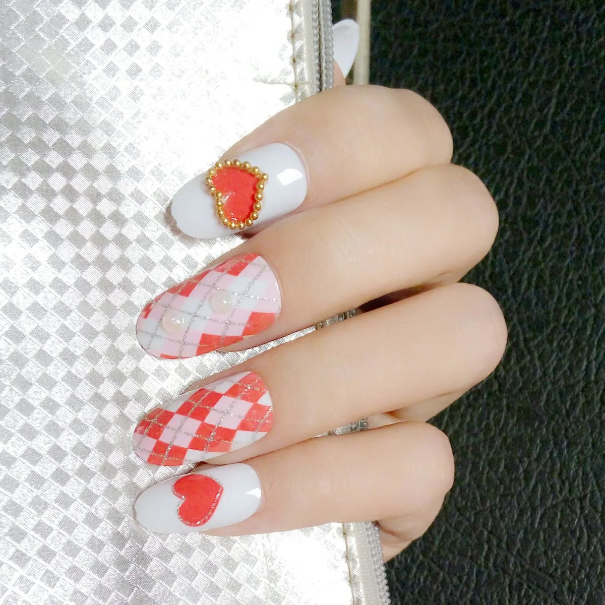 24Pc Shiny White False Nail Silver Red Rhombus 3D Fake Nails Heart Pattern Press On Nail Manicure Tool Z137
24Pc Shiny White False Nail Silver Red Rhombus 3D Fake Nails Heart Pattern Press On Nail Manicure Tool Z137