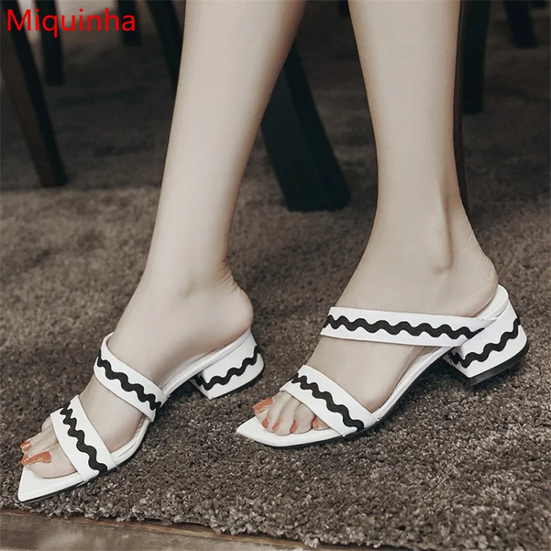 Miquinha Black White Waving Pattern Decor Women Summer Slipper Open Toe Med Square Heel Lady Sandals Sweet Star Runway Shoes
Miquinha Black White Waving Pattern Decor Women Summer Slipper Open Toe Med Square Heel Lady Sandals Sweet Star Runway Shoes