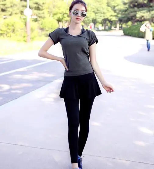 Gym Yoga clothing long-sleeved suit women's running clothes two-piece summer and autumn quick-drying short-sleeved fake
Gym Yoga clothing long-sleeved suit women's running clothes two-piece summer and autumn quick-drying short-sleeved fake