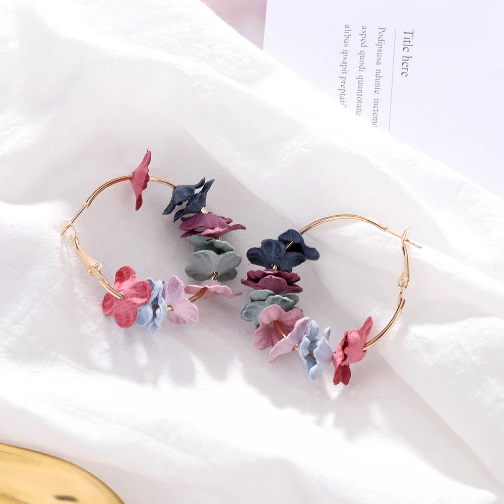 1 Pair Elegant Fabric Flower Hoop Earrings Bijoux Sweety Colorful Petal Alloy Ear Circle Big Earrings Charm Brinco Women Jewelry
1 Pair Elegant Fabric Flower Hoop Earrings Bijoux Sweety Colorful Petal Alloy Ear Circle Big Earrings Charm Brinco Women Jewelry