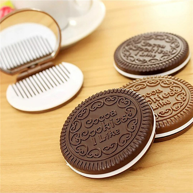 Portable Chocolate Cookie Make Up Mirror With Comb Mini Compact Pocket Lady Women Mirror Folding Round Cosmetic Mirrors For Gift
Portable Chocolate Cookie Make Up Mirror With Comb Mini Compact Pocket Lady Women Mirror Folding Round Cosmetic Mirrors For Gift