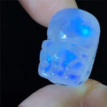 Precious Blue Light Natural Moonstone Pendant Necklace Suspension Pi Xiu Shape Crystal Pendant Woman Man Fashion 20*13*11mm AAAA
Precious Blue Light Natural Moonstone Pendant Necklace Suspension Pi Xiu Shape Crystal Pendant Woman Man Fashion 20*13*11mm AAAA