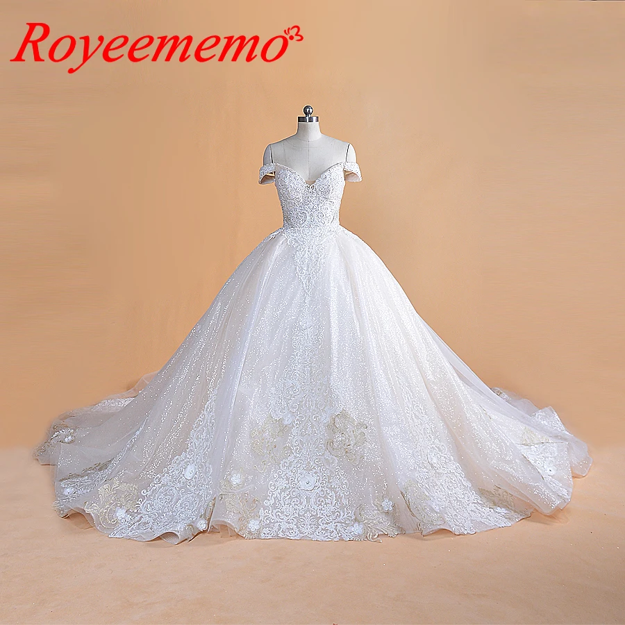 2019 new luxury lace wedding dress Royal train ball gown heavy beading glitter tulle bling wedding gown custom made bridal dress
2019 new luxury lace wedding dress Royal train ball gown heavy beading glitter tulle bling wedding gown custom made bridal dress