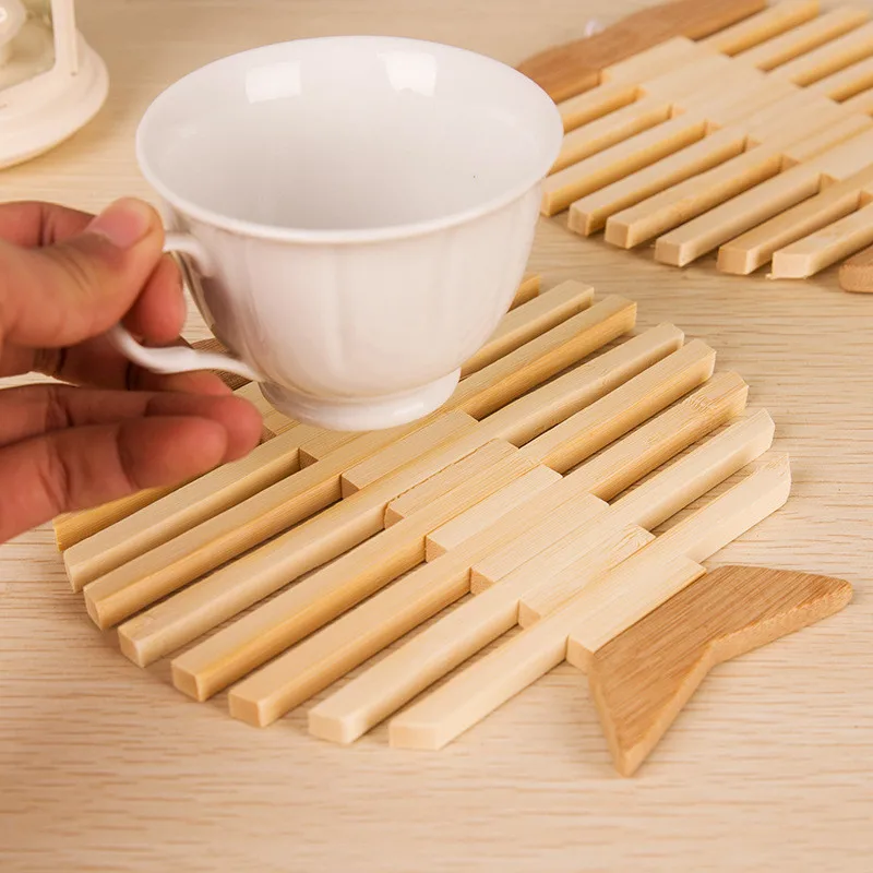 Eco-friendly Bamboo Mats Bamboo Pad Kitchen Tool Insulation Pads For Kitchen Apple Fish Shape Coasters Against Hot Mat
Eco-friendly Bamboo Mats Bamboo Pad Kitchen Tool Insulation Pads For Kitchen Apple Fish Shape Coasters Against Hot Mat