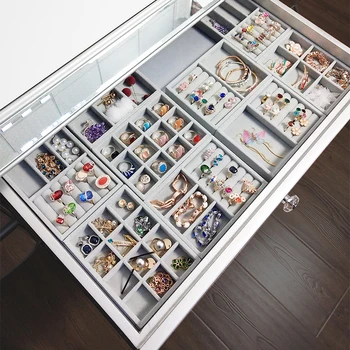 M 12 grids gray ring storage trays high quality grey velvet jewelry ring display storage tray C171-2
M 12 grids gray ring storage trays high quality grey velvet jewelry ring display storage tray C171-2