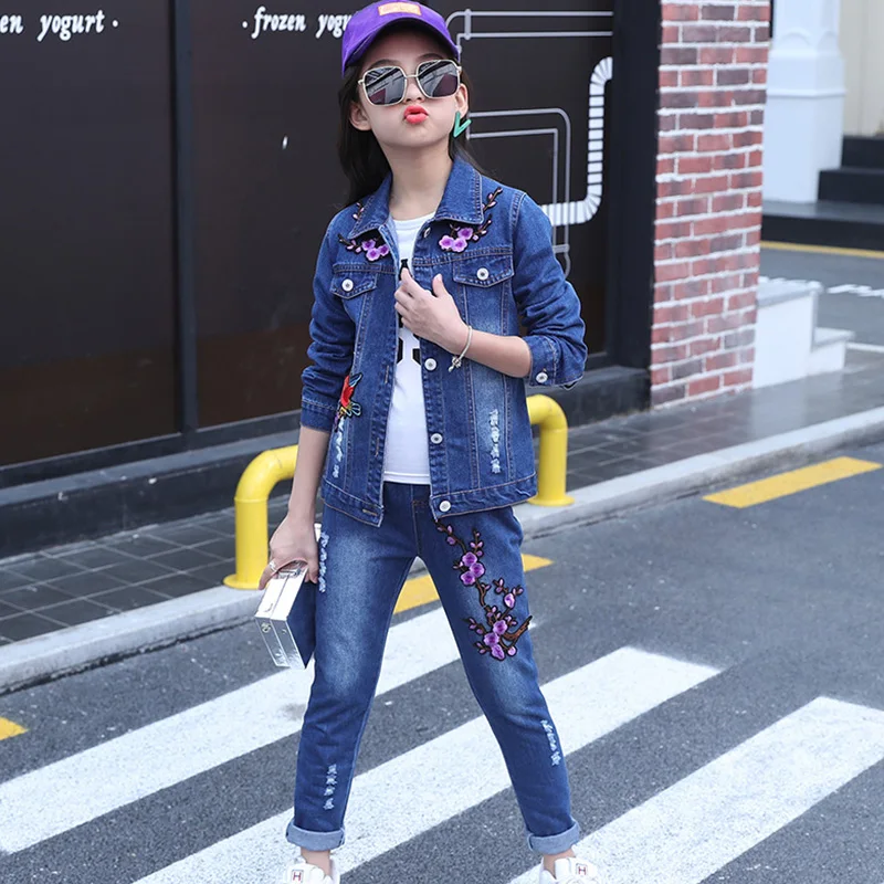 Winter Girls Clothes Cartoon Embroidered Cowboy Jacket Pants T-shirt Three-piece 4-11 Y Child Quality Clothing 2019 Hot Sale
Winter Girls Clothes Cartoon Embroidered Cowboy Jacket Pants T-shirt Three-piece 4-11 Y Child Quality Clothing 2019 Hot Sale