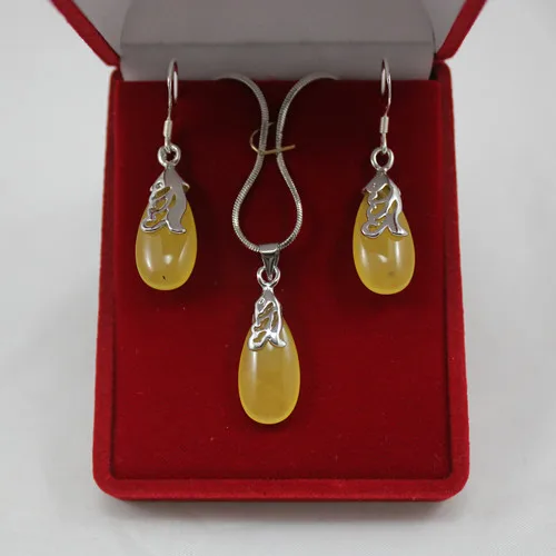 wholesale lady's lovely yellow silver plated Natural jade waterdrop pendant & earring jewelry set
wholesale lady's lovely yellow silver plated Natural jade waterdrop pendant & earring jewelry set