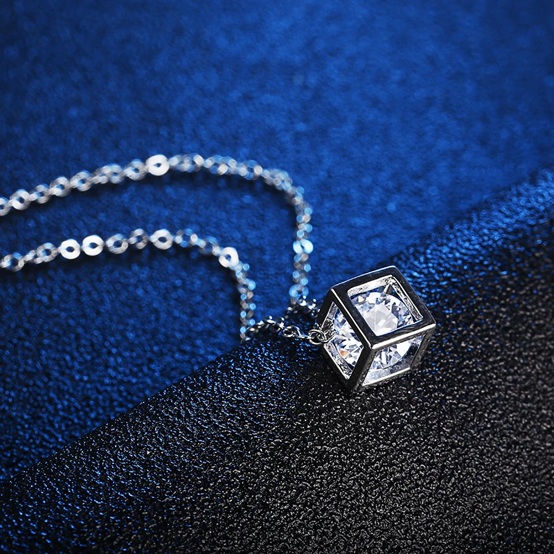 New Arrival Crystal Rhinestone Pendant Necklace For Women Fashion Silver Color Square Clavicle Necklace Wedding Jewelry
New Arrival Crystal Rhinestone Pendant Necklace For Women Fashion Silver Color Square Clavicle Necklace Wedding Jewelry