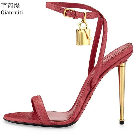 Qianruiti Gold Silver Leather High Heels Gladiator Sandals Ankle Strap Padlock Women Pumps Open Toe Metal Heels Women Shoes
Qianruiti Gold Silver Leather High Heels Gladiator Sandals Ankle Strap Padlock Women Pumps Open Toe Metal Heels Women Shoes