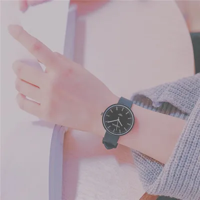 cool Minimalist style wristwatch Stainless Steel creative design Dot and Line simple stylish quartz fashion watch
cool Minimalist style wristwatch Stainless Steel creative design Dot and Line simple stylish quartz fashion watch