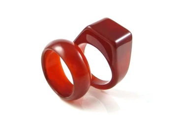 Red agate and lovers ring creative consideration Ruby personality wide ring annular eclipse refers to the people on the ring
Red agate and lovers ring creative consideration Ruby personality wide ring annular eclipse refers to the people on the ring