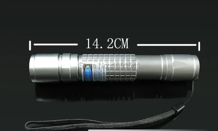 AAA Super Powerful Military Hunting 1W 1000M 405nm LED flashlight portable violet blue laser pointers Burning Matches burn lazer
AAA Super Powerful Military Hunting 1W 1000M 405nm LED flashlight portable violet blue laser pointers Burning Matches burn lazer