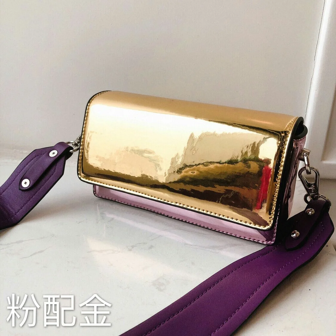 LOVELY Hit Color Woman Package Mirror Noodles Small Square Package Network Red Temperament Joker Fashion Single Shoulder Satchel
LOVELY Hit Color Woman Package Mirror Noodles Small Square Package Network Red Temperament Joker Fashion Single Shoulder Satchel