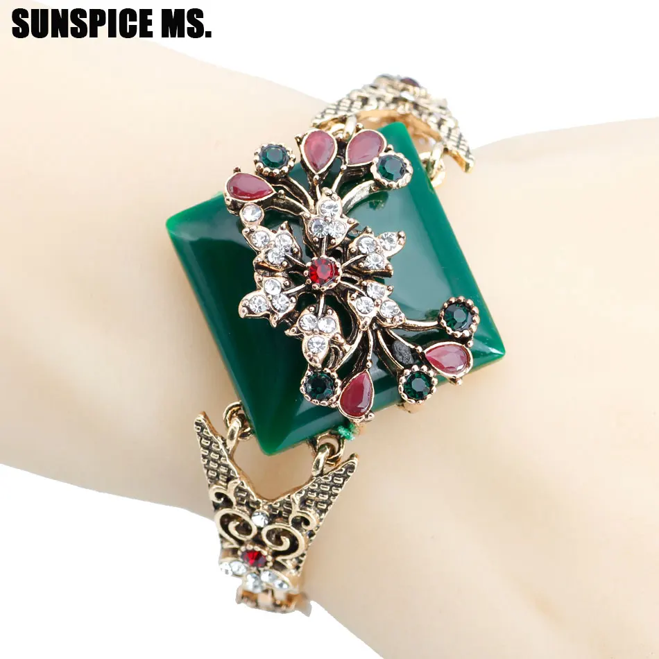 New Turkish Women Flower Big Natural Stone Charm Bracelet Antique Gold Color Resin Relief Bohemia Ethnic Bracelet Bangle Jewelry
New Turkish Women Flower Big Natural Stone Charm Bracelet Antique Gold Color Resin Relief Bohemia Ethnic Bracelet Bangle Jewelry