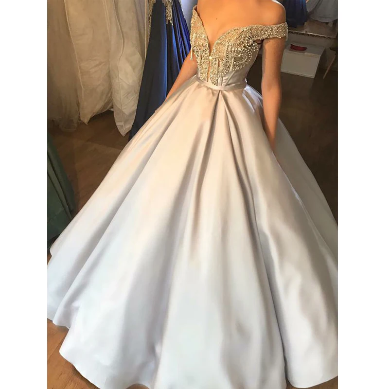 Gorgeous Ball Gown Prom Dress Off The Shoulder Beadings Satin Evening Party Gown Vestidos de Fiesta Largos Elegantes de Gala
Gorgeous Ball Gown Prom Dress Off The Shoulder Beadings Satin Evening Party Gown Vestidos de Fiesta Largos Elegantes de Gala