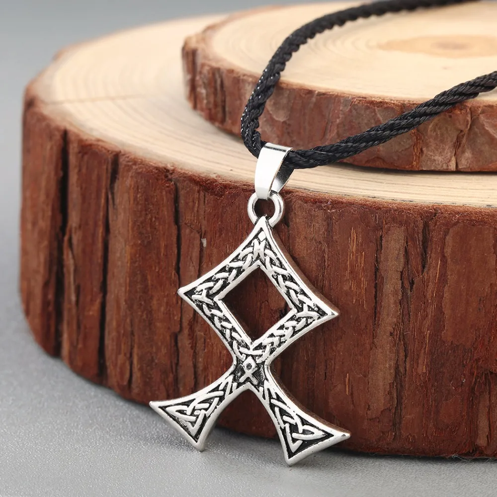 CHENGXUN Teen Boys Men Necklace Nordic Viking Jewelry Scandinavia Odal Rune Pendant Celtic Knot Talisman Vintage Style
CHENGXUN Teen Boys Men Necklace Nordic Viking Jewelry Scandinavia Odal Rune Pendant Celtic Knot Talisman Vintage Style