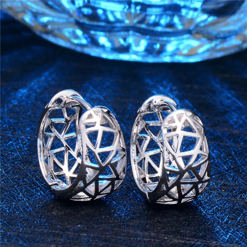 SHUANGR Fashion Elegant Silver Hoop Earrings for Women Hollow Style Party Earrings Women Jewelry
SHUANGR Fashion Elegant Silver Hoop Earrings for Women Hollow Style Party Earrings Women Jewelry