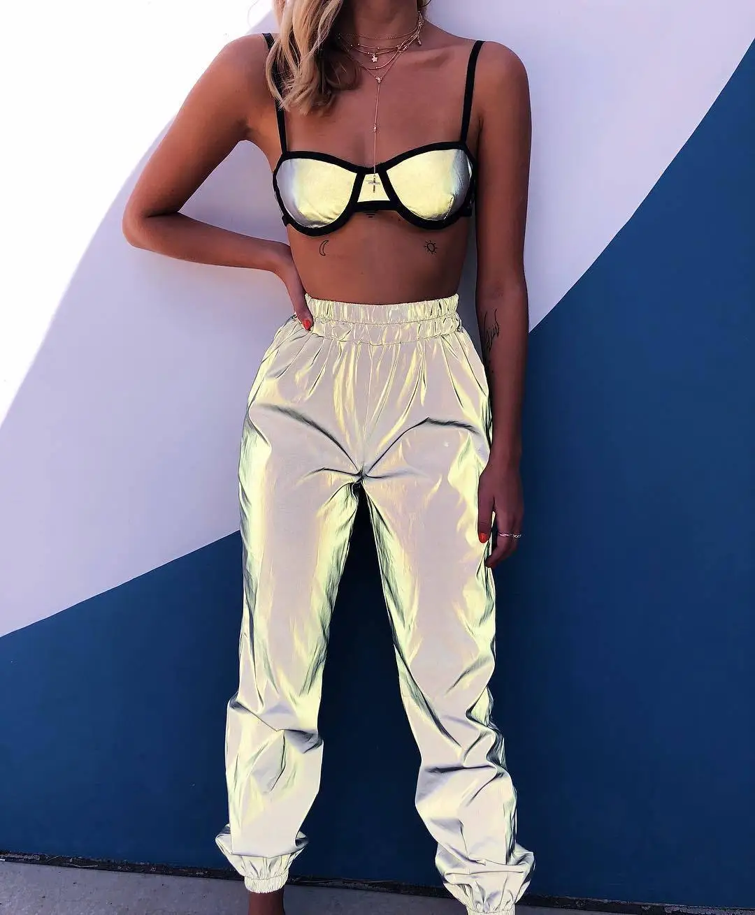 New Arrival Fashion Gray Night Light Loose Fluorescence Streetwear Trousers Flash Reflective Jogger Night Light Pants for Women
New Arrival Fashion Gray Night Light Loose Fluorescence Streetwear Trousers Flash Reflective Jogger Night Light Pants for Women