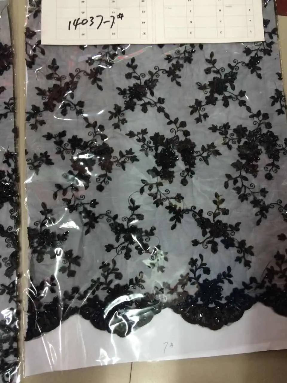 Free shipping DHL 15yard bead lace fabric , guipure lace with beads for wedding dress,evening gowns
Free shipping DHL 15yard bead lace fabric , guipure lace with beads for wedding dress,evening gowns