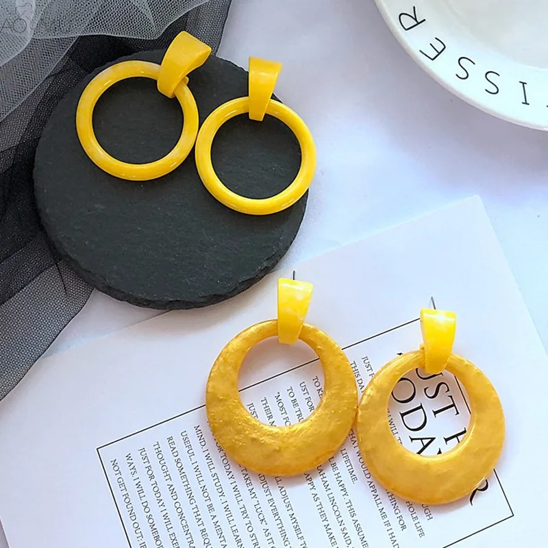 

AOMU New Fashion Yellow Acetic Acid Resin Geometric Big Hollow Round Circle Drop Earrings for Women Girl Ear Jewelry Brincos