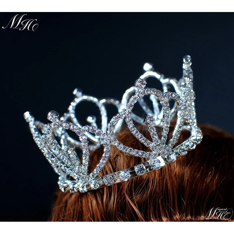 Girls Small Round Tiara Mini Crown Princess Crystal Rhinestone Hairwear Bride Pageant Prom Birthday Party Hair Jewelry FC0076
Girls Small Round Tiara Mini Crown Princess Crystal Rhinestone Hairwear Bride Pageant Prom Birthday Party Hair Jewelry FC0076