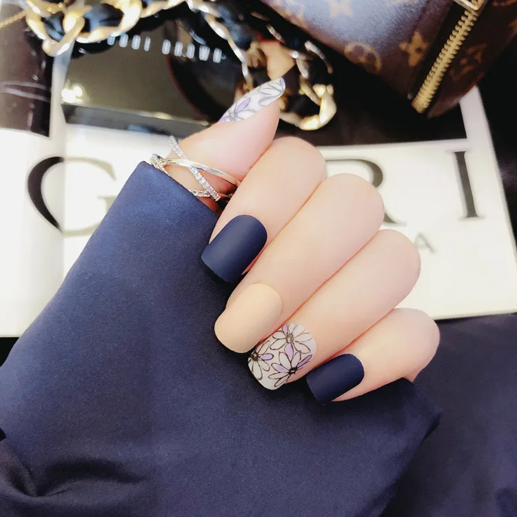24pcs Purple Nude Flower Matte Scrub Polish Fake Nails Full Cover Long Square Head False Nails faux ongles with Glue Sticker
24pcs Purple Nude Flower Matte Scrub Polish Fake Nails Full Cover Long Square Head False Nails faux ongles with Glue Sticker