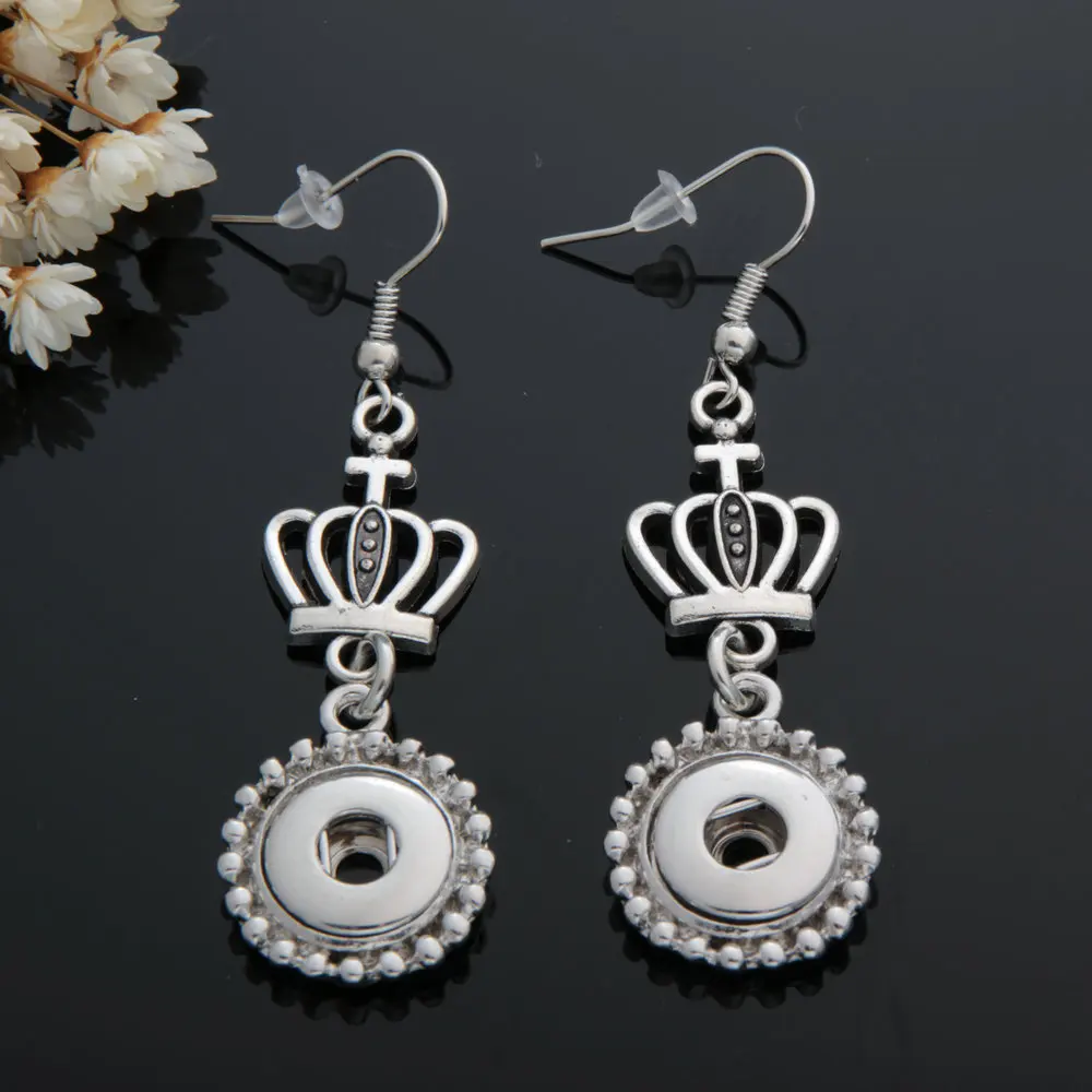 Crown pattern retro metal snap pendant earrings can be equipped with 12mm snap button for women fashion jewelry wholesaleTZ80
Crown pattern retro metal snap pendant earrings can be equipped with 12mm snap button for women fashion jewelry wholesaleTZ80