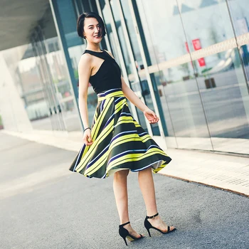 2016 Europe and America fashion Hepburn Retro print High waist a-line Colored stripes lady skirt
2016 Europe and America fashion Hepburn Retro print High waist a-line Colored stripes lady skirt