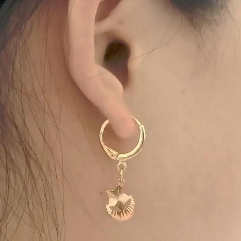 New Earrings Fashion Personality Stars And Moon Rivets Best Selling Simple Popular Gold Earrings Wild Jewelry Wholesale
New Earrings Fashion Personality Stars And Moon Rivets Best Selling Simple Popular Gold Earrings Wild Jewelry Wholesale
