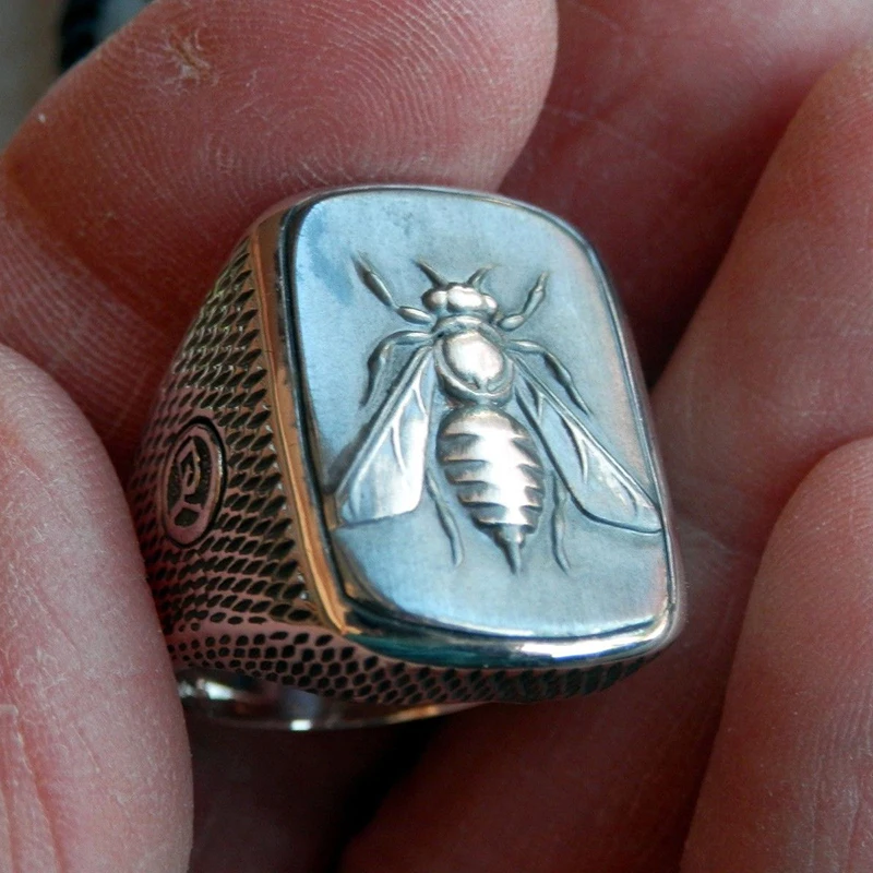 Vintage Bee Simulated Bee Ring For Women Antique Silver Color Insect Finger Cute Rings Female Punk Party Gifts Wholesale C3X813
Vintage Bee Simulated Bee Ring For Women Antique Silver Color Insect Finger Cute Rings Female Punk Party Gifts Wholesale C3X813