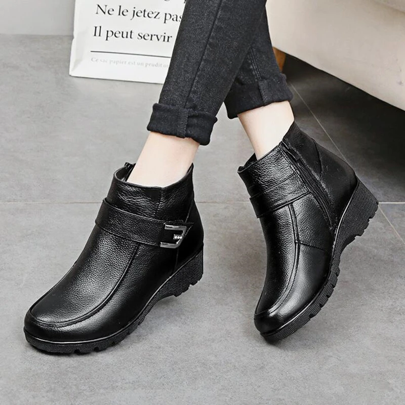 women band boots 2018 new women snow boots mother cotton shoes Women's winter plus size genuine leather soft bottom wool boots
women band boots 2018 new women snow boots mother cotton shoes Women's winter plus size genuine leather soft bottom wool boots